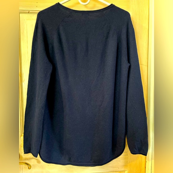 Vince Cashmere Wool Blend Shirttail Sweater in Marine Blue. Women’s Small - Picture 3 of 5